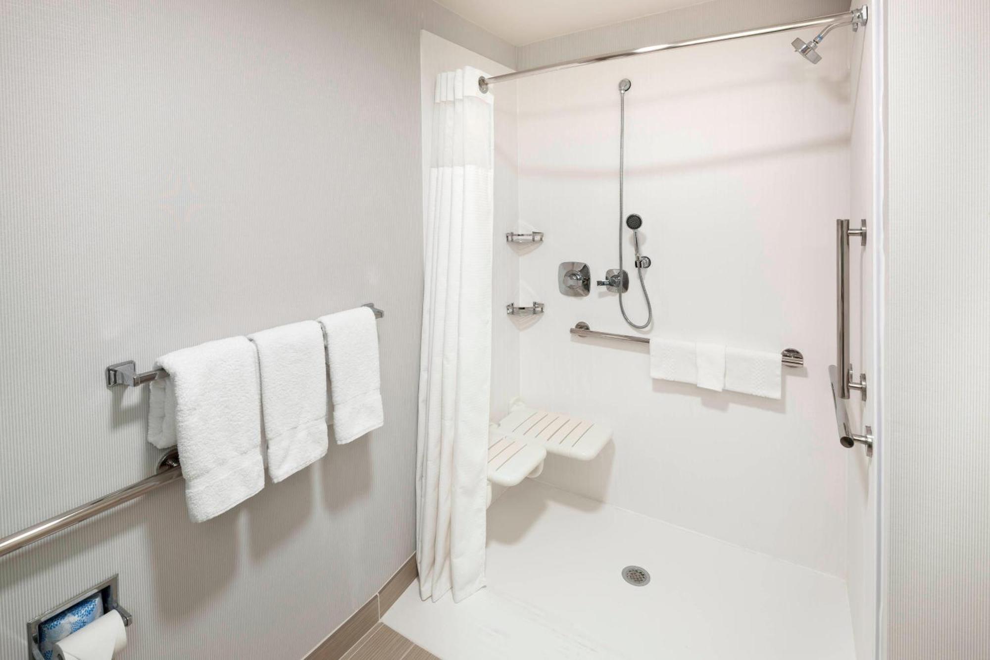 Courtyard By Marriott Pensacola Hotel Ferry Pass Bagian luar foto