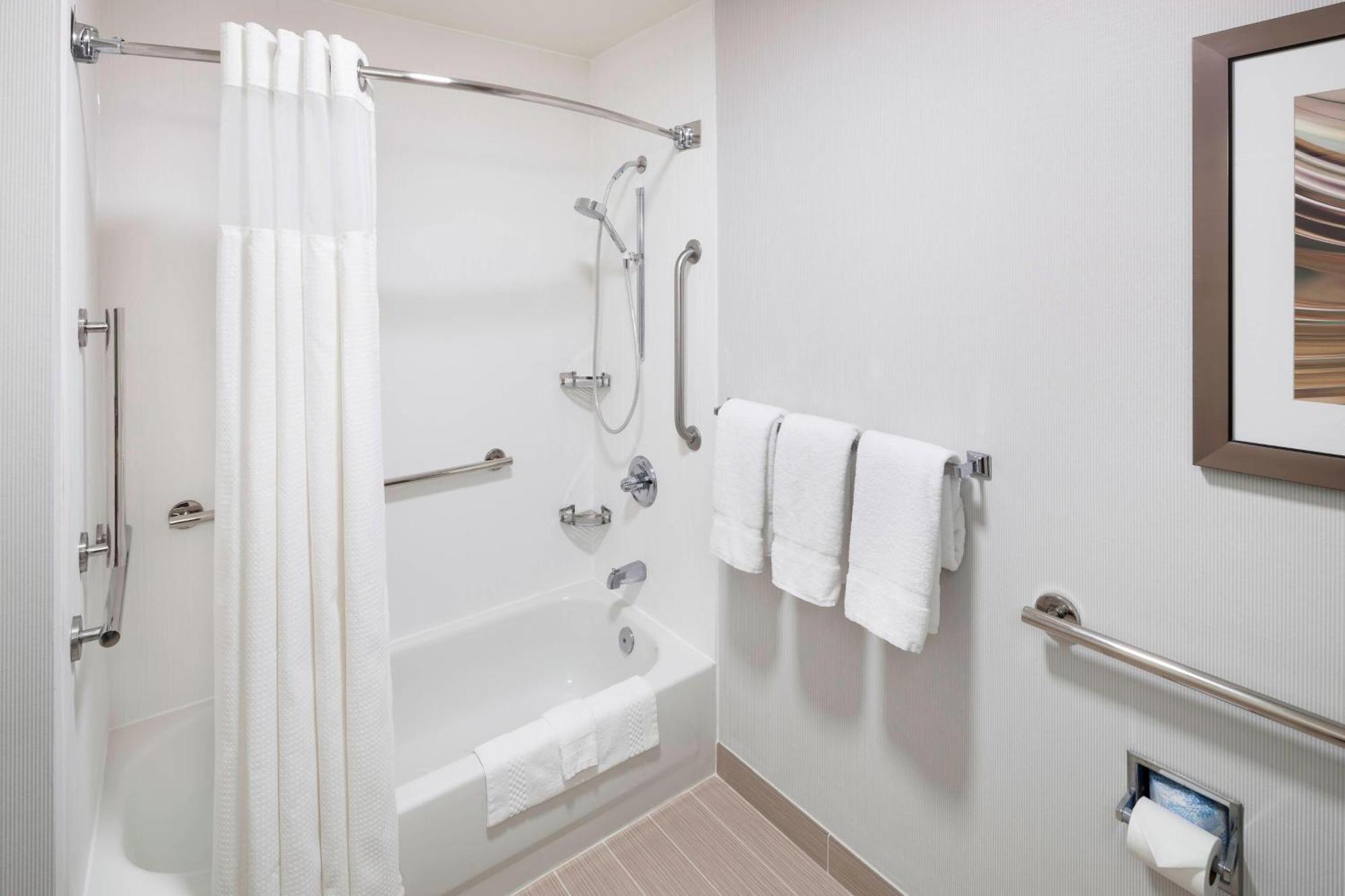 Courtyard By Marriott Pensacola Hotel Ferry Pass Bagian luar foto