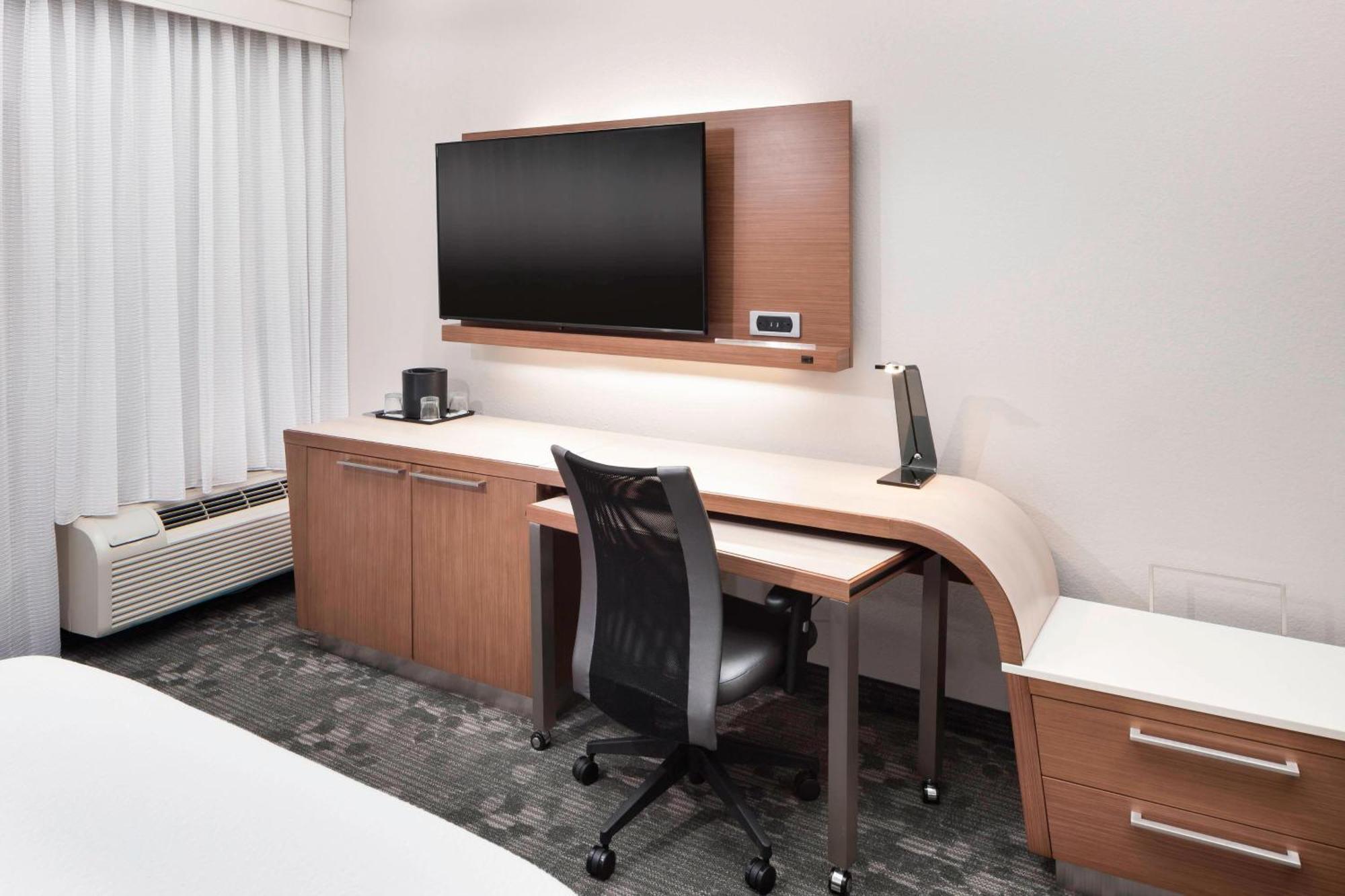Courtyard By Marriott Pensacola Hotel Ferry Pass Bagian luar foto