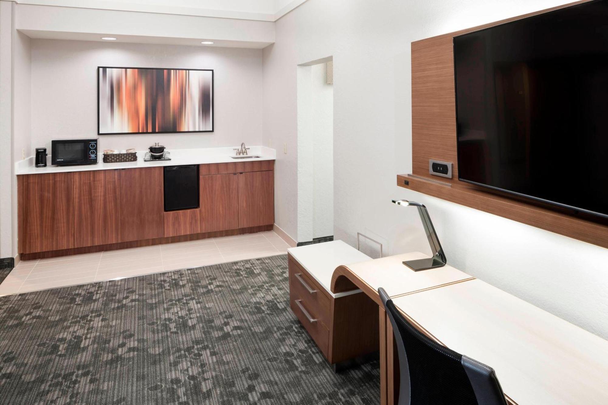Courtyard By Marriott Pensacola Hotel Ferry Pass Bagian luar foto