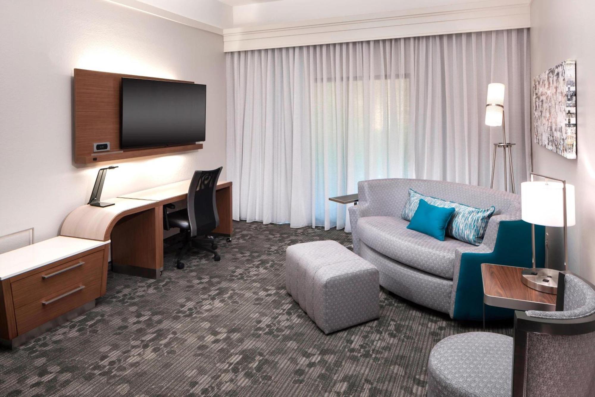 Courtyard By Marriott Pensacola Hotel Ferry Pass Bagian luar foto
