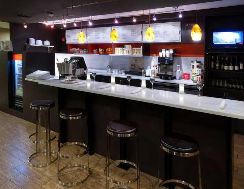 Courtyard By Marriott Pensacola Hotel Ferry Pass Bagian luar foto